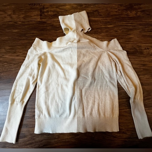 NWT 525 America Two Tone Cutout Sweater - Picture 3 of 3